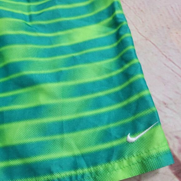 Nike swim trunks M - Picture 2 of 4